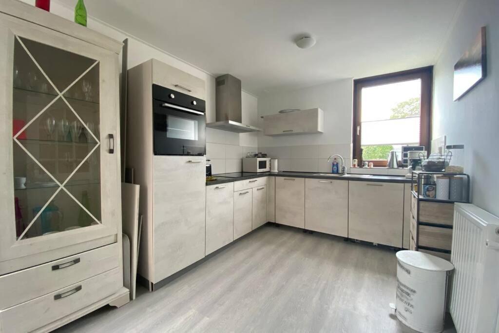Traumhaftes Geraeumiges Ferienhaus In Meernaehe 布勒伊尼瑟 外观 照片